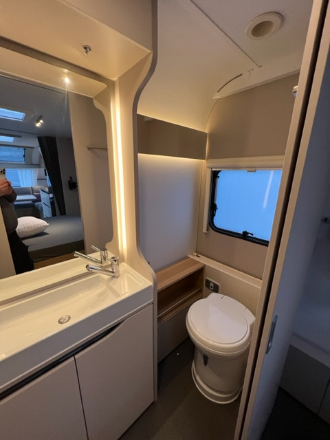Adria Adora 613 HT AC och 30 Campingnätter på Köpet! - Adria