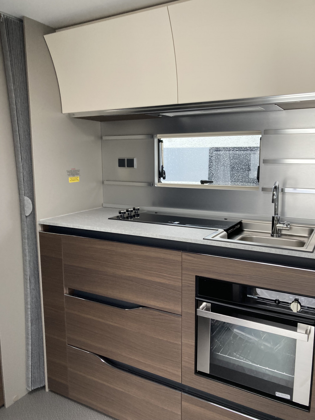 Adria Alpina 663 UK AC OCH CAMPINGBILJETTER PÅ KÖPET - Adria