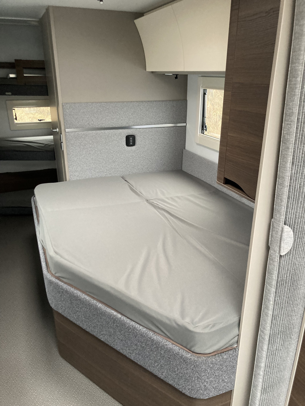 Adria Alpina 663 UK AC OCH CAMPINGBILJETTER PÅ KÖPET - Adria