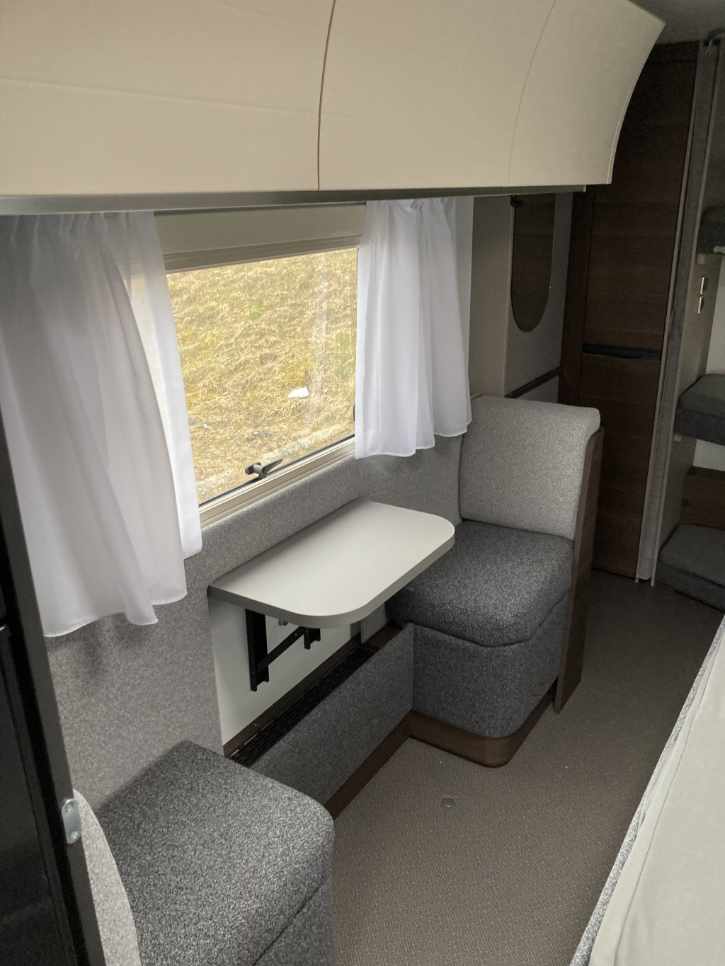 Adria Alpina 663 UK AC OCH CAMPINGBILJETTER PÅ KÖPET - Adria