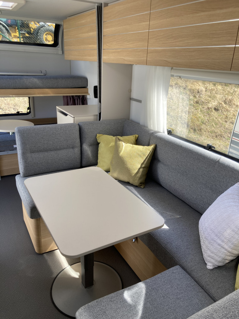 Adria Adora 613 PK AC OCH CAMPINGBILJETTER PÅ KÖPET - Adria