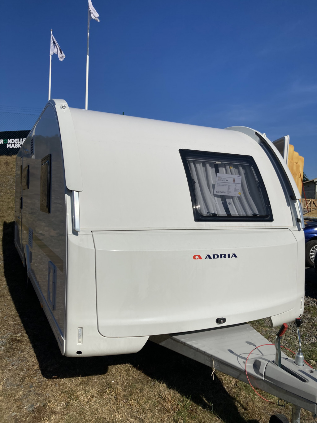 Adora 613 PK AC OCH CAMPINGBILJETTER PÅ KÖPET - Adria