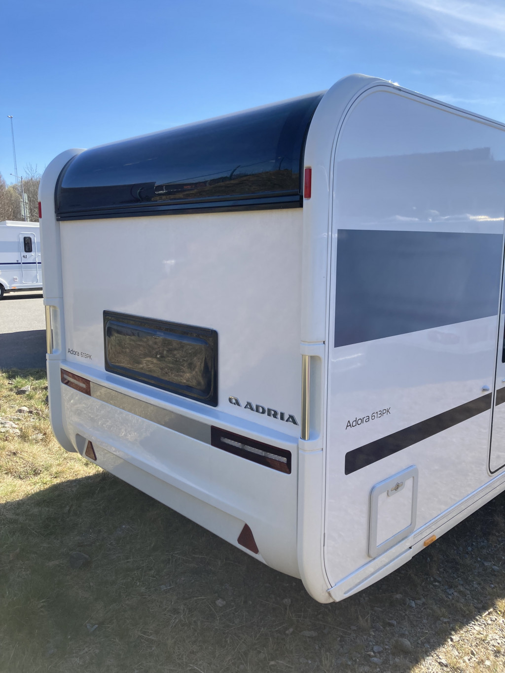 Adria Adora 613 PK AC OCH CAMPINGBILJETTER PÅ KÖPET - Adria