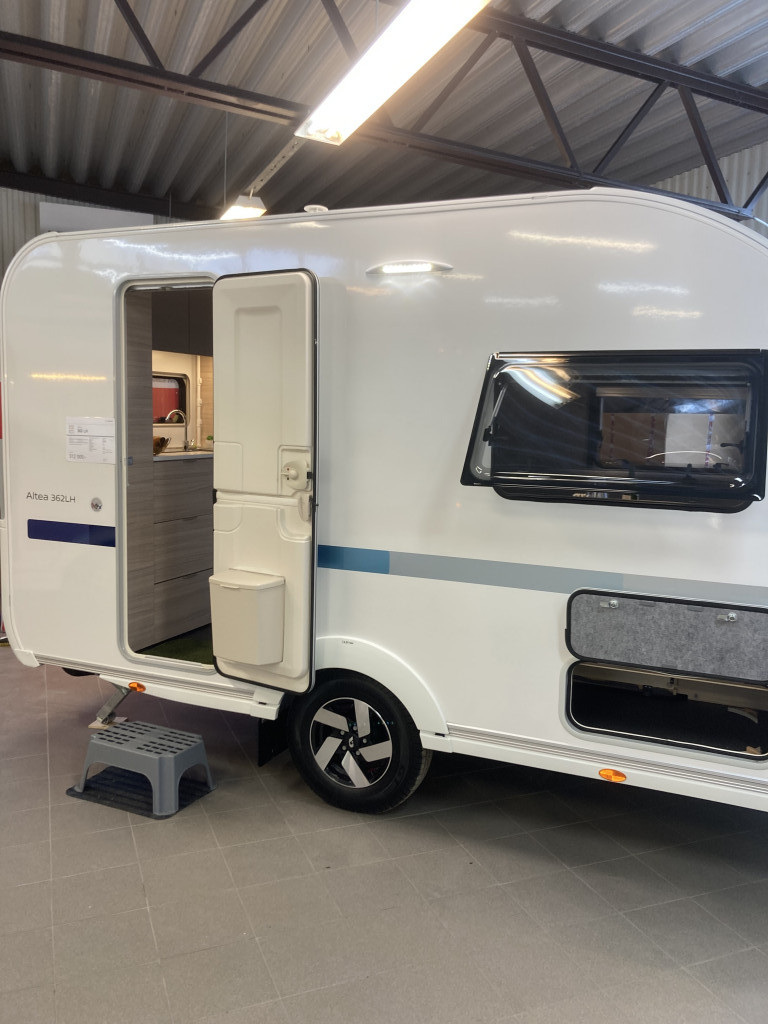 Altea 362 LH AC OCH CAMPINGBILJETTER PÅ KÖPET - Adria