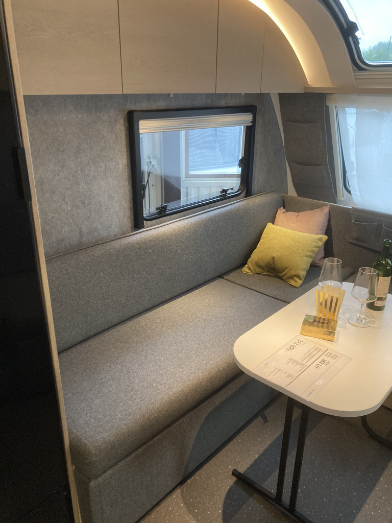 Adria Altea 362 LH AC OCH CAMPINGBILJETTER PÅ KÖPET - Adria