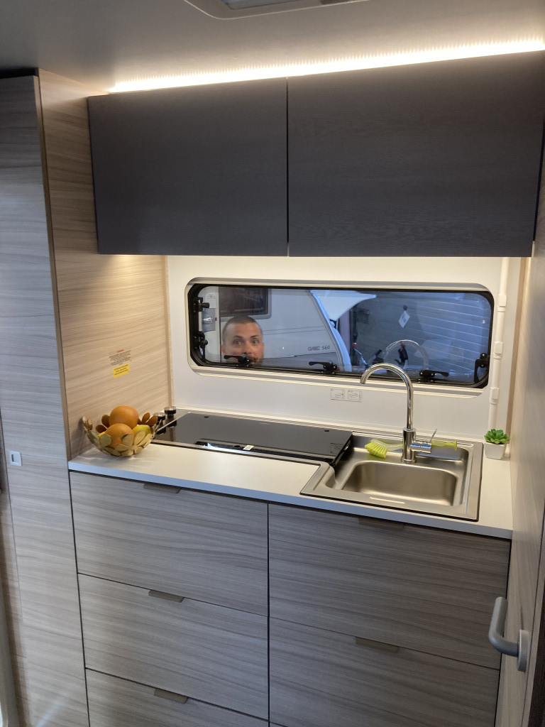 Adria Altea 362 LH AC OCH CAMPINGBILJETTER PÅ KÖPET - Adria