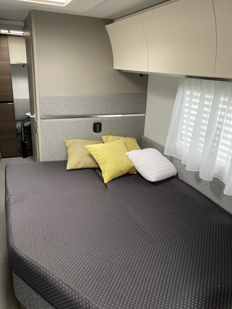 Adria Alpina 763 UK AC OCH CAMPINGBILJETTER PÅ KÖPET - Adria