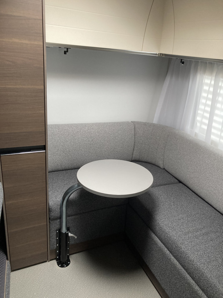 Adria Alpina 763 UK AC OCH CAMPINGBILJETTER PÅ KÖPET - Adria