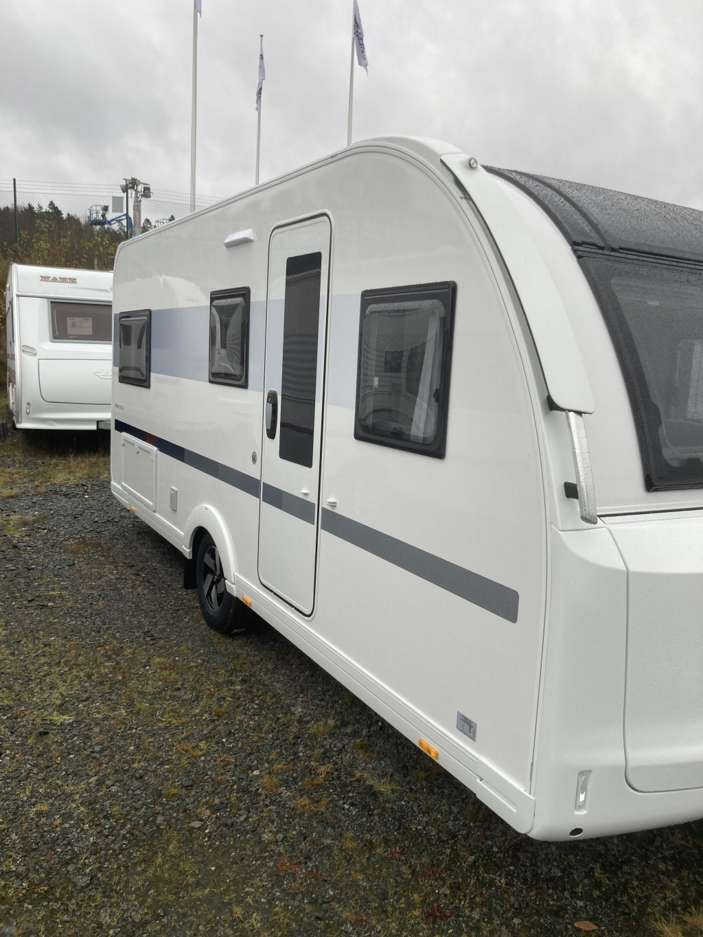 Adria Adora 502 UL AC OCH CAMPINGBILJETTER PÅ KÖPET - Adria