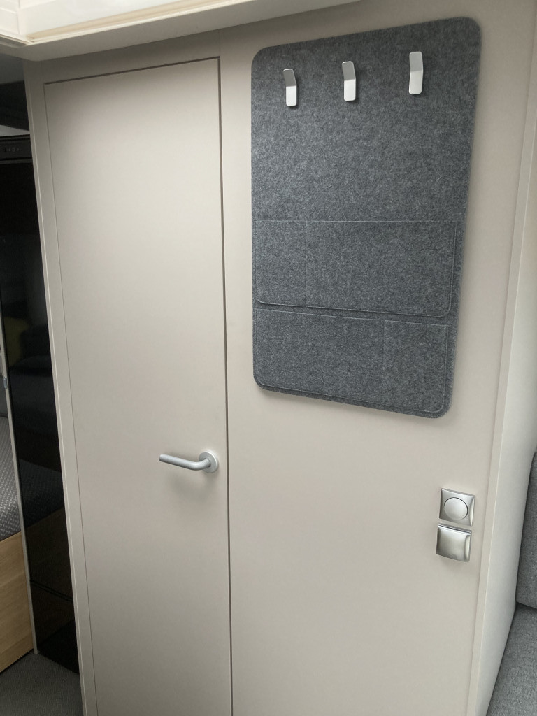 Adria Adora 502 UL AC OCH CAMPINGBILJETTER PÅ KÖPET - Adria