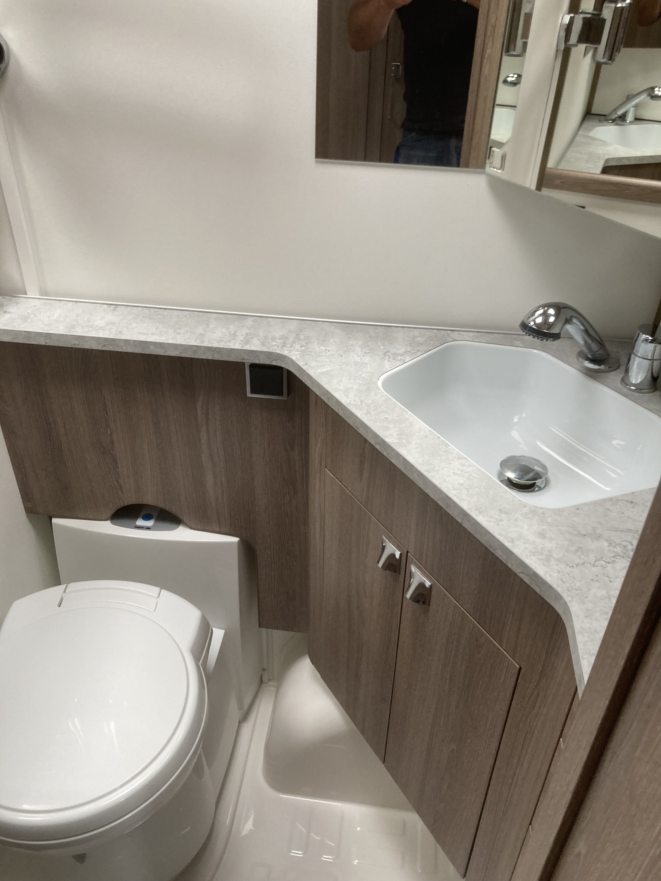 KABE Royal 600 GLE ks B2 - KABE