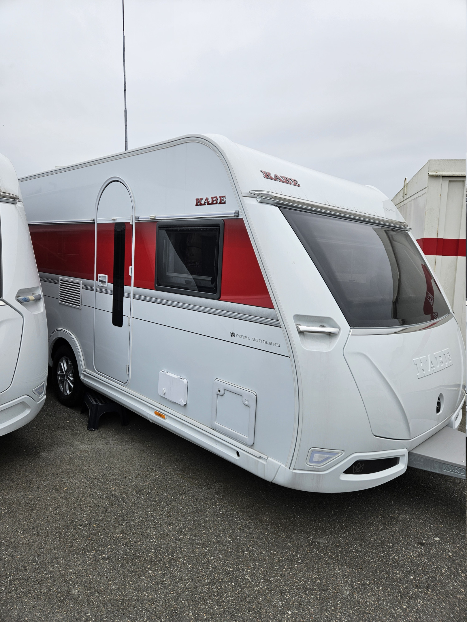 ROYAL 560 GLE KS - KABE