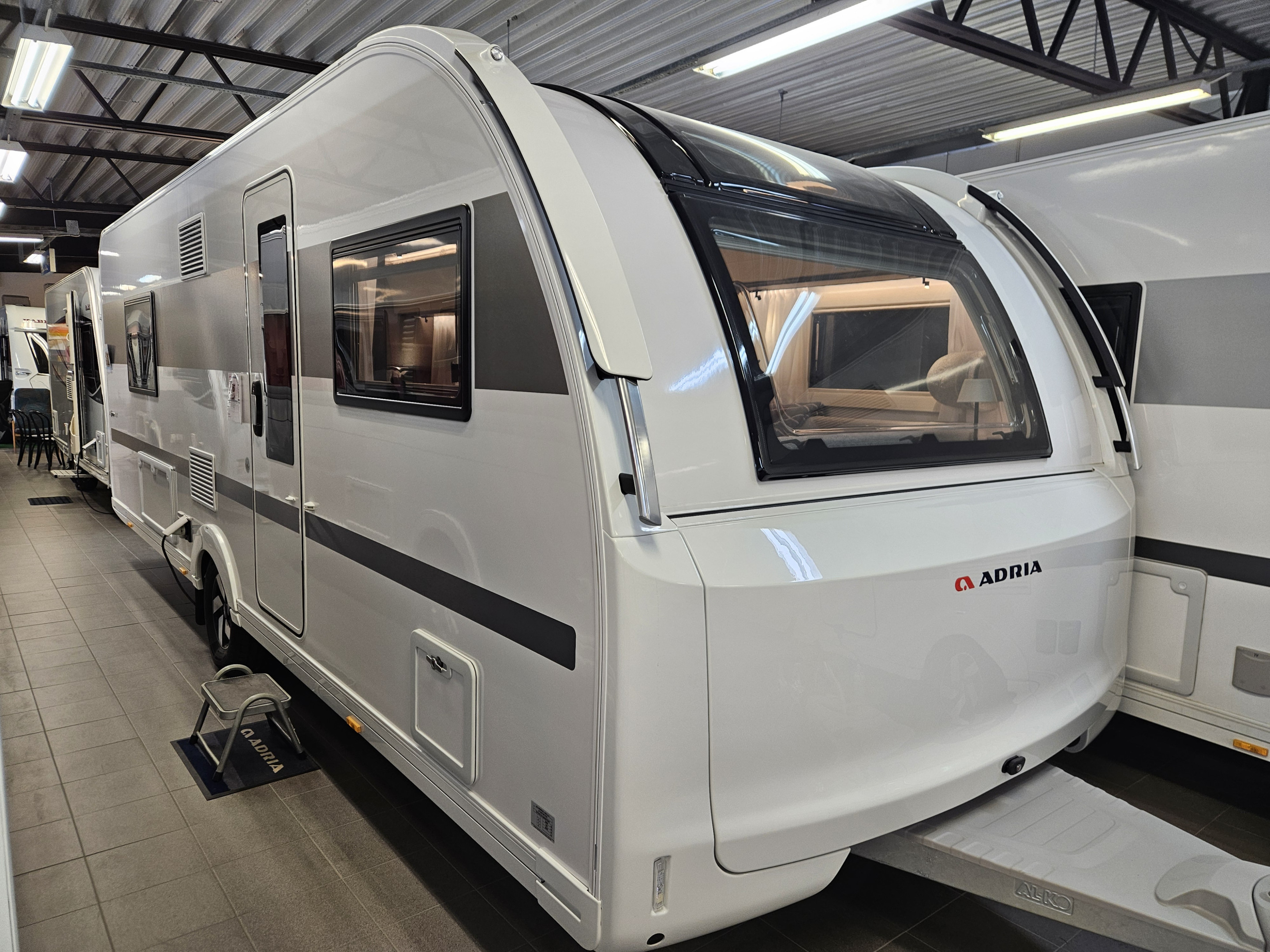 ALPINA 613 UT+ AC 30 CAMPINGNÄTTER RÄNTEKAMPANJ 2,95% - Adria