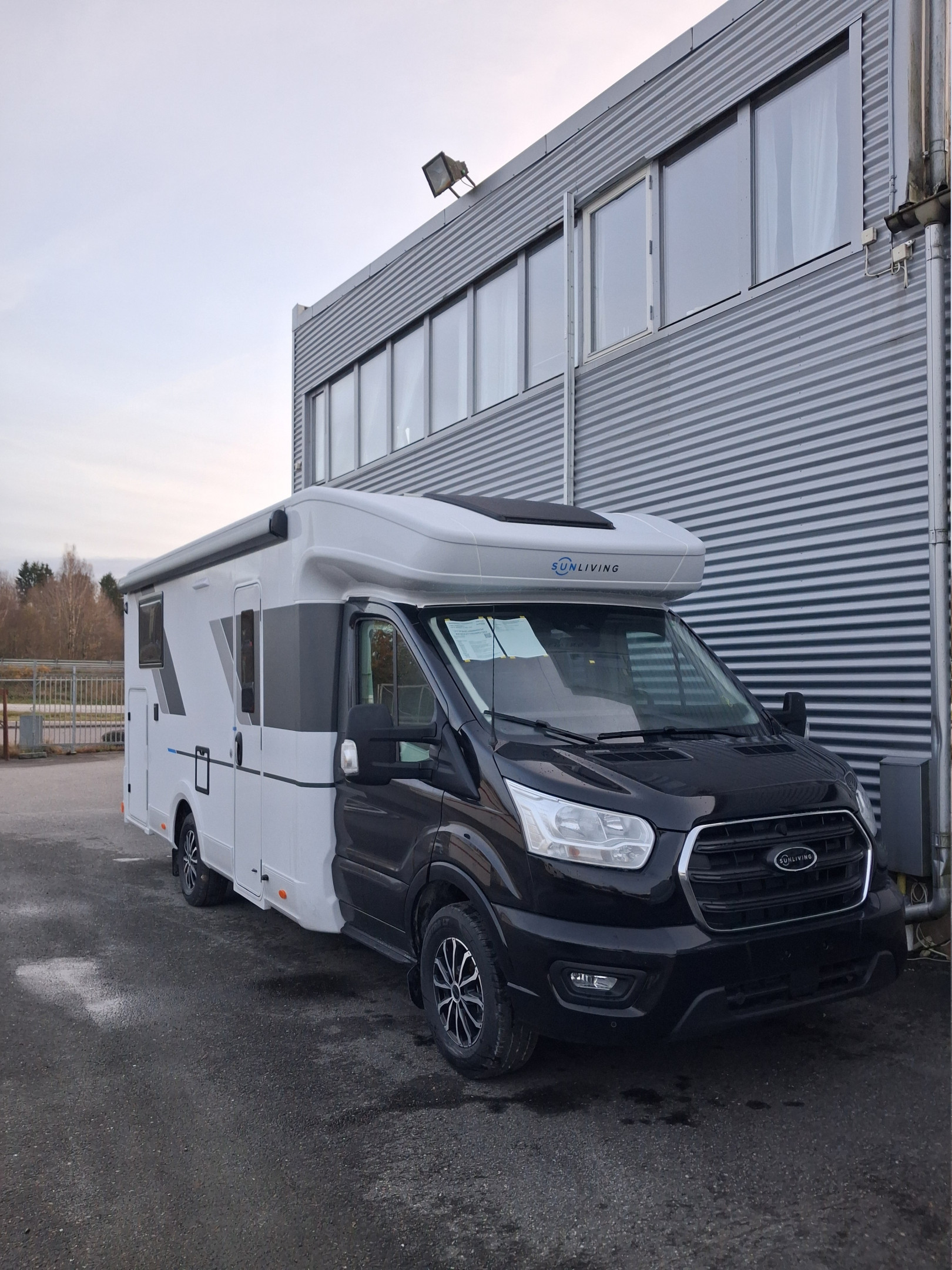 S 75SL - Ford 2.0 EcoBlue HD 165 (121kW) 41H - Sun Living