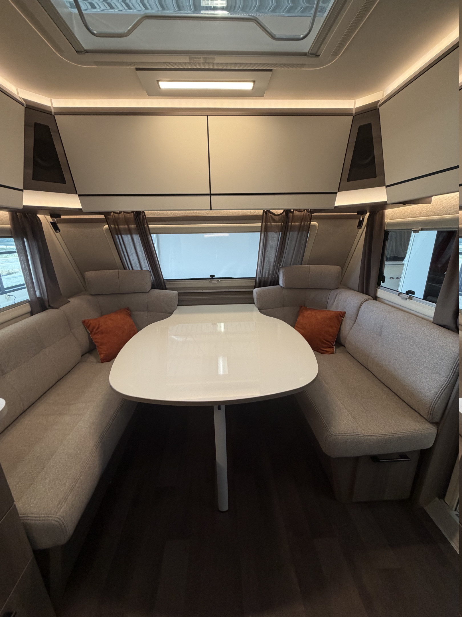KABE Estate 470 XL ks - KABE