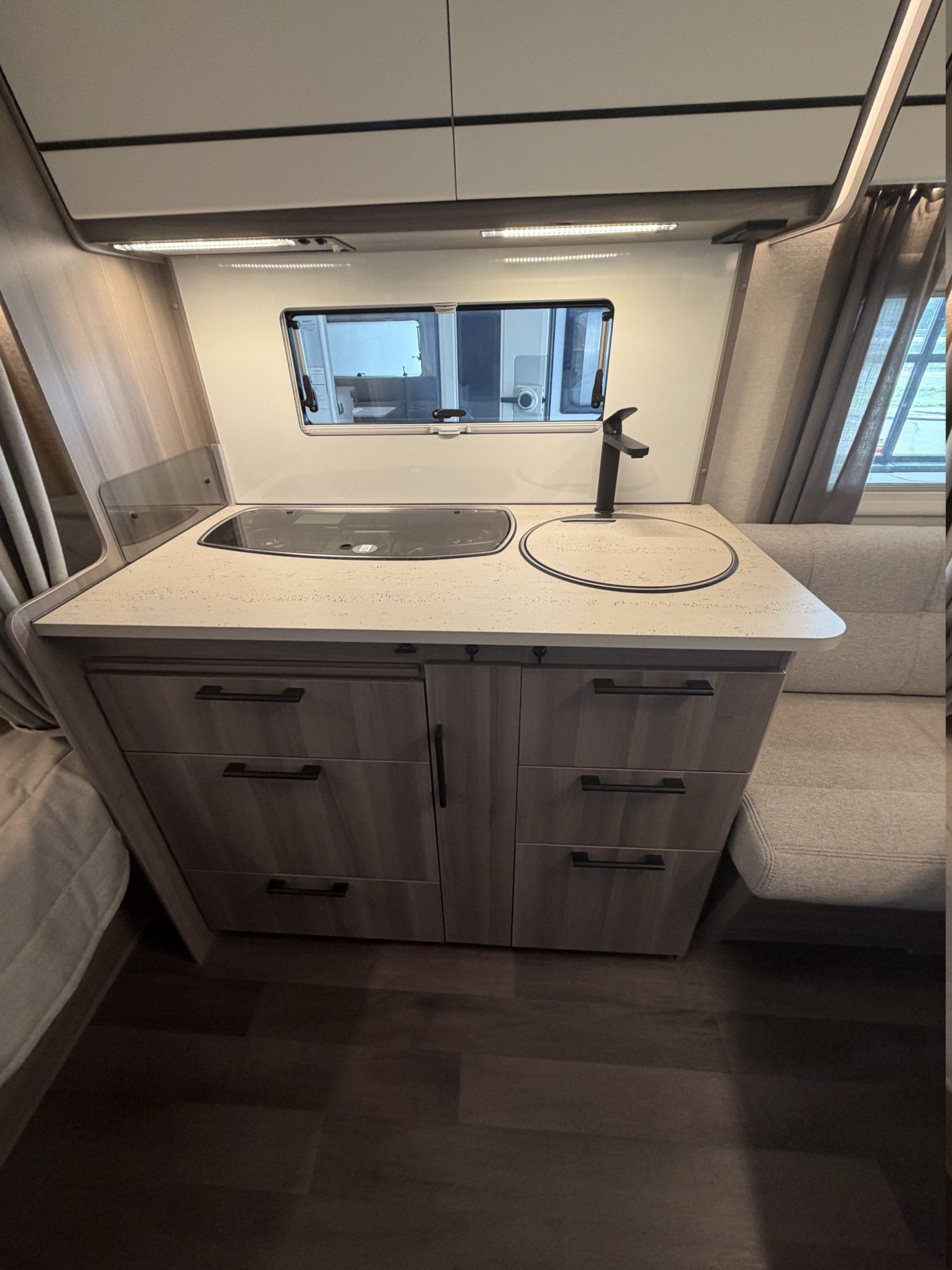 KABE Estate 470 XL ks - KABE