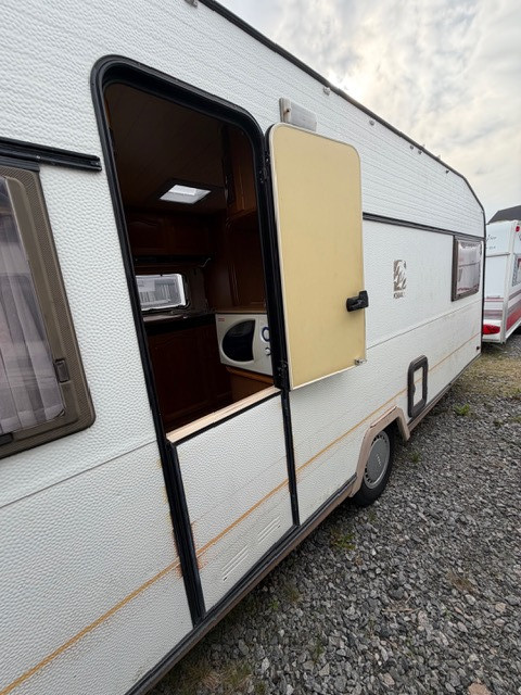 Knaus AZUR 540 TL "Gör det självvagn" - Knaus