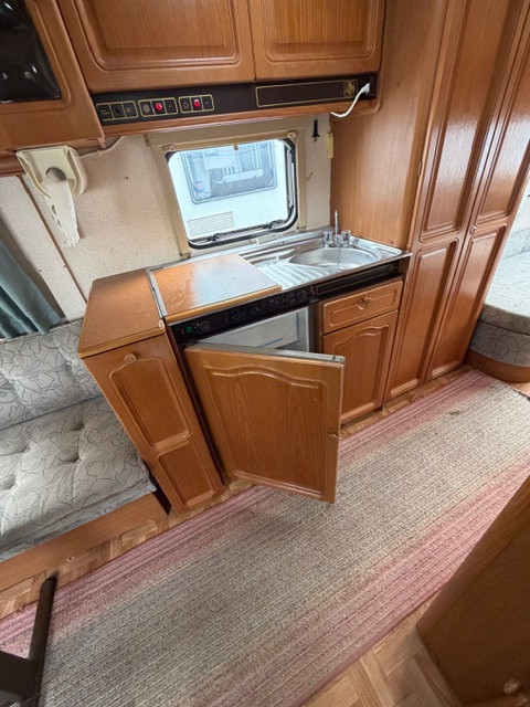 Knaus AZUR 540 TL "Gör det självvagn" - Knaus